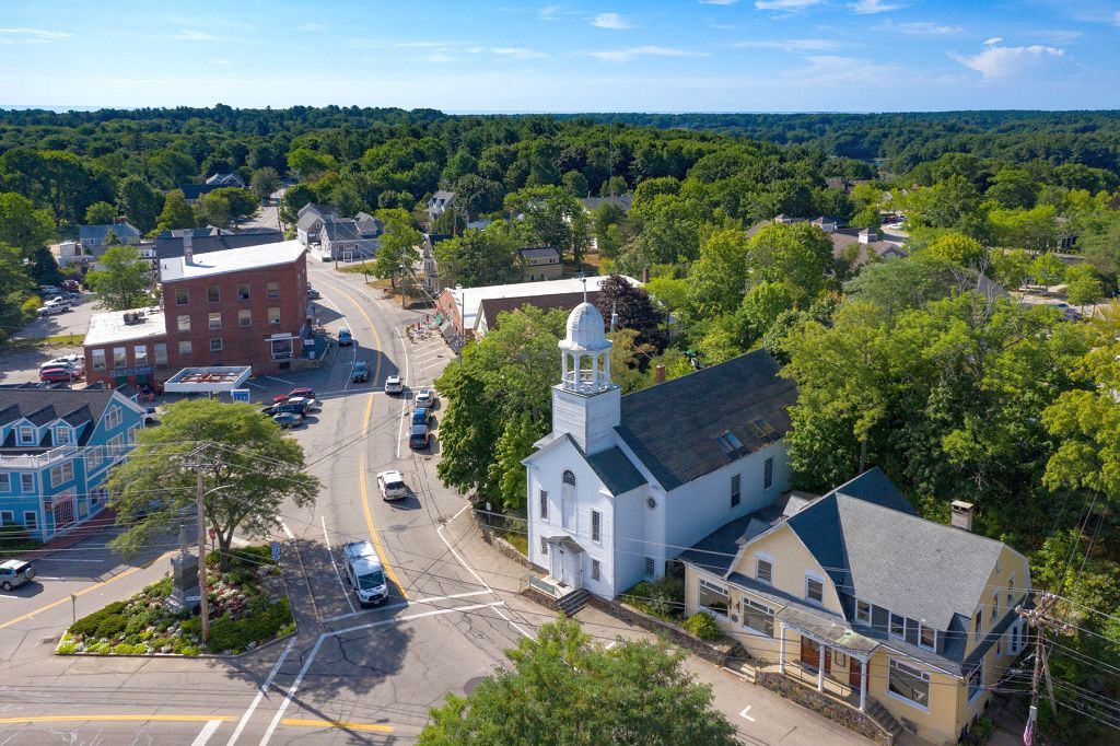 211 York St, York, ME 03909